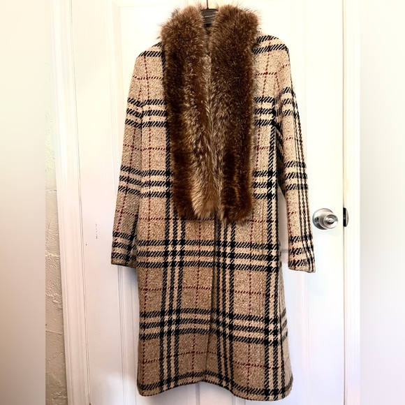 Burberry Jackets & Blazers - Burberry Tan Plaid Coat with Fur Collar